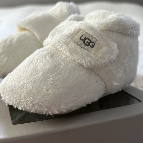 Ugg Bixbee baby bootie - Picture 2 of 4